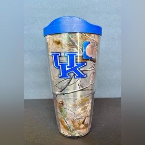 Tervis Realtree Camo pattern with University of Kentucky UK logo 24oz EUC